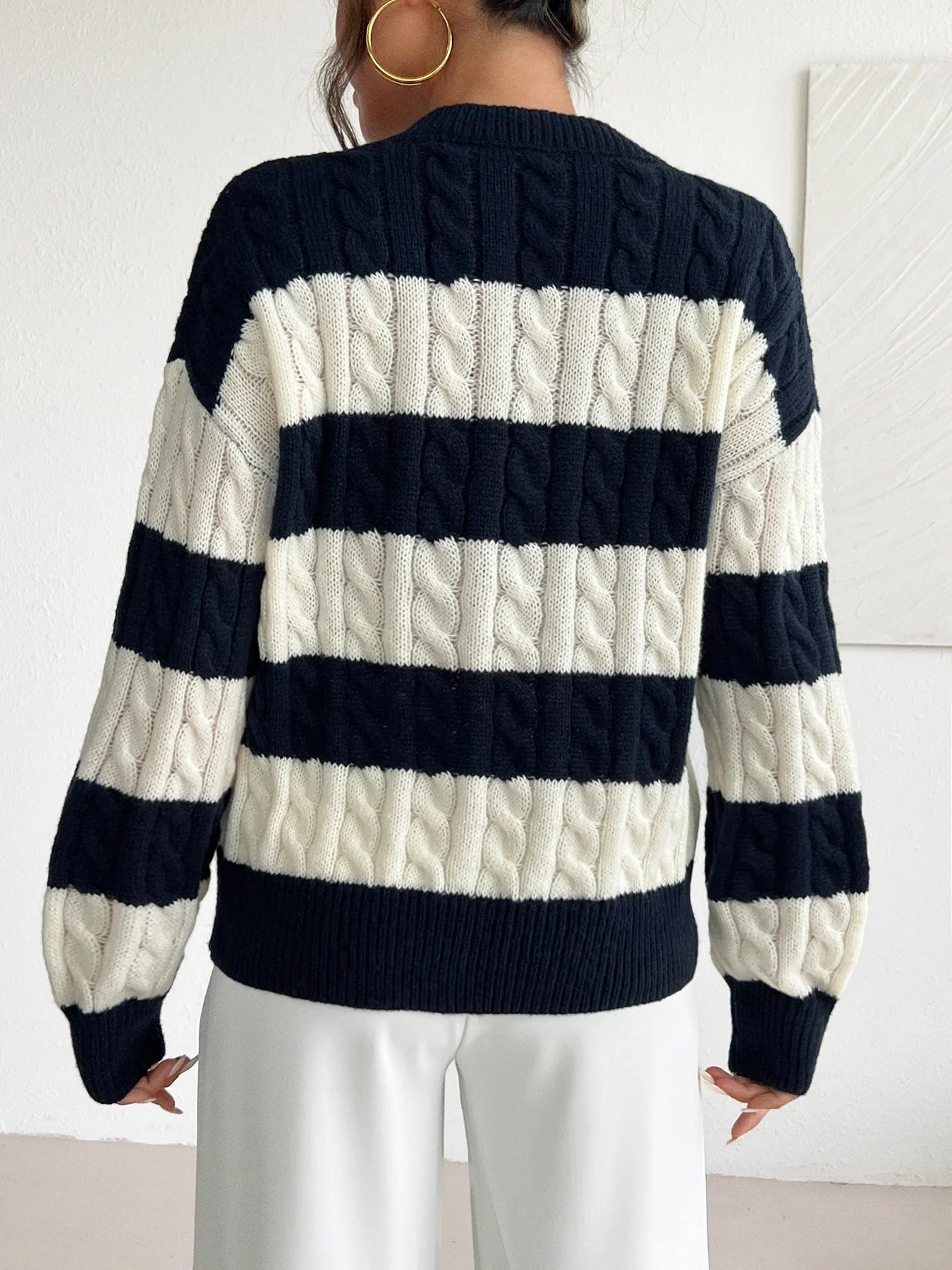 Sweter Paulina – elegancja i komfort w nowoczesnym wydaniu