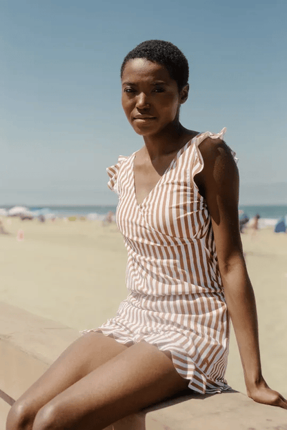 Agnieszka – Kostium kąpielowy z falbanami i wsparciem biustu